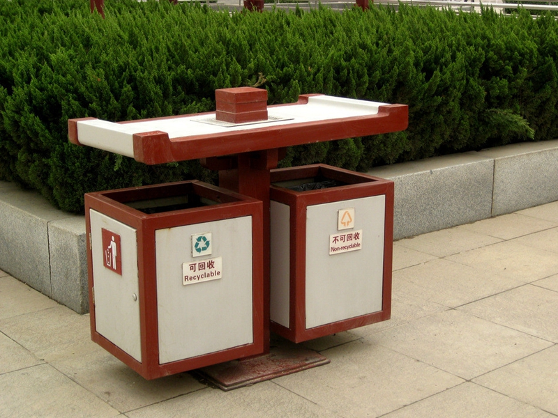 分析确定户外垃圾桶的放置位置